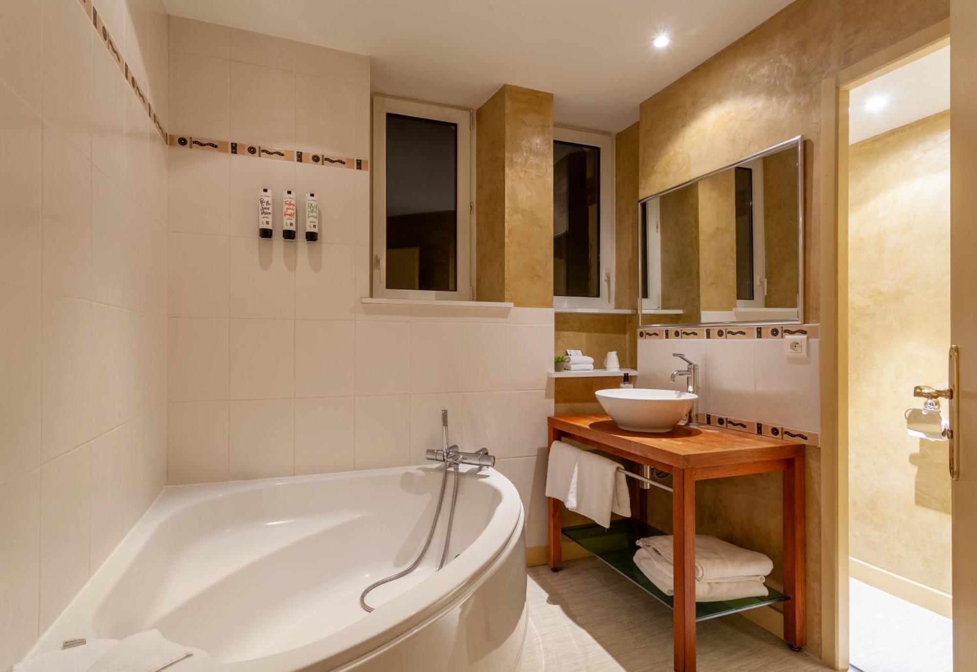 Providence Hotel Vittel Ngoại thất bức ảnh