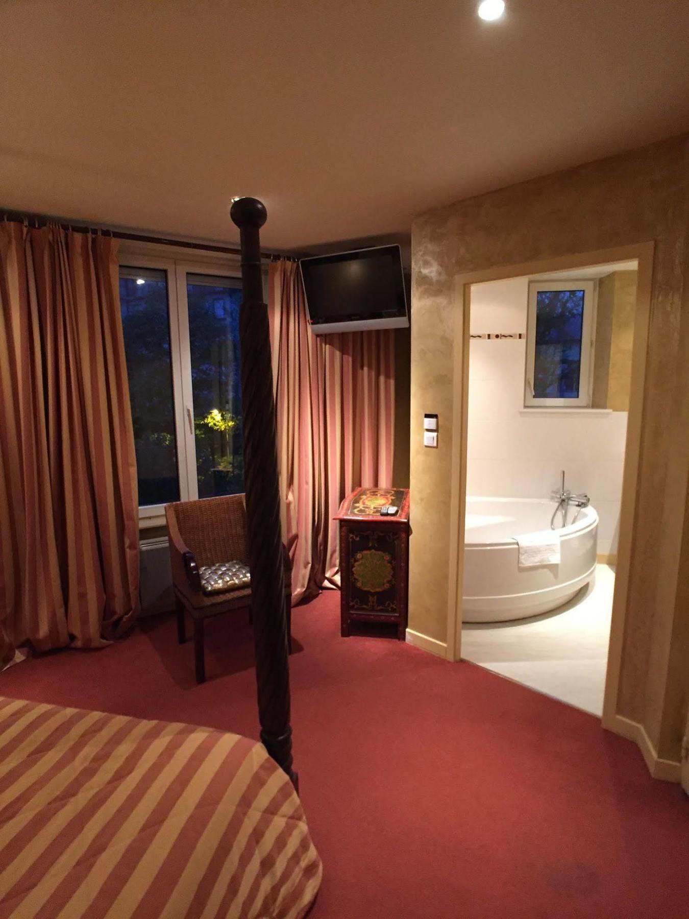 Providence Hotel Vittel Ngoại thất bức ảnh